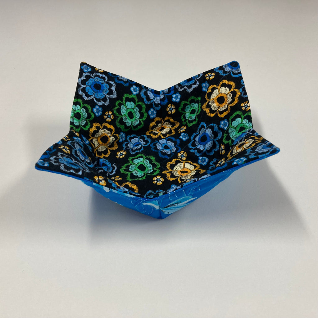 Soup Bowl Reversible Cozy – Dragonflies and Flowers
