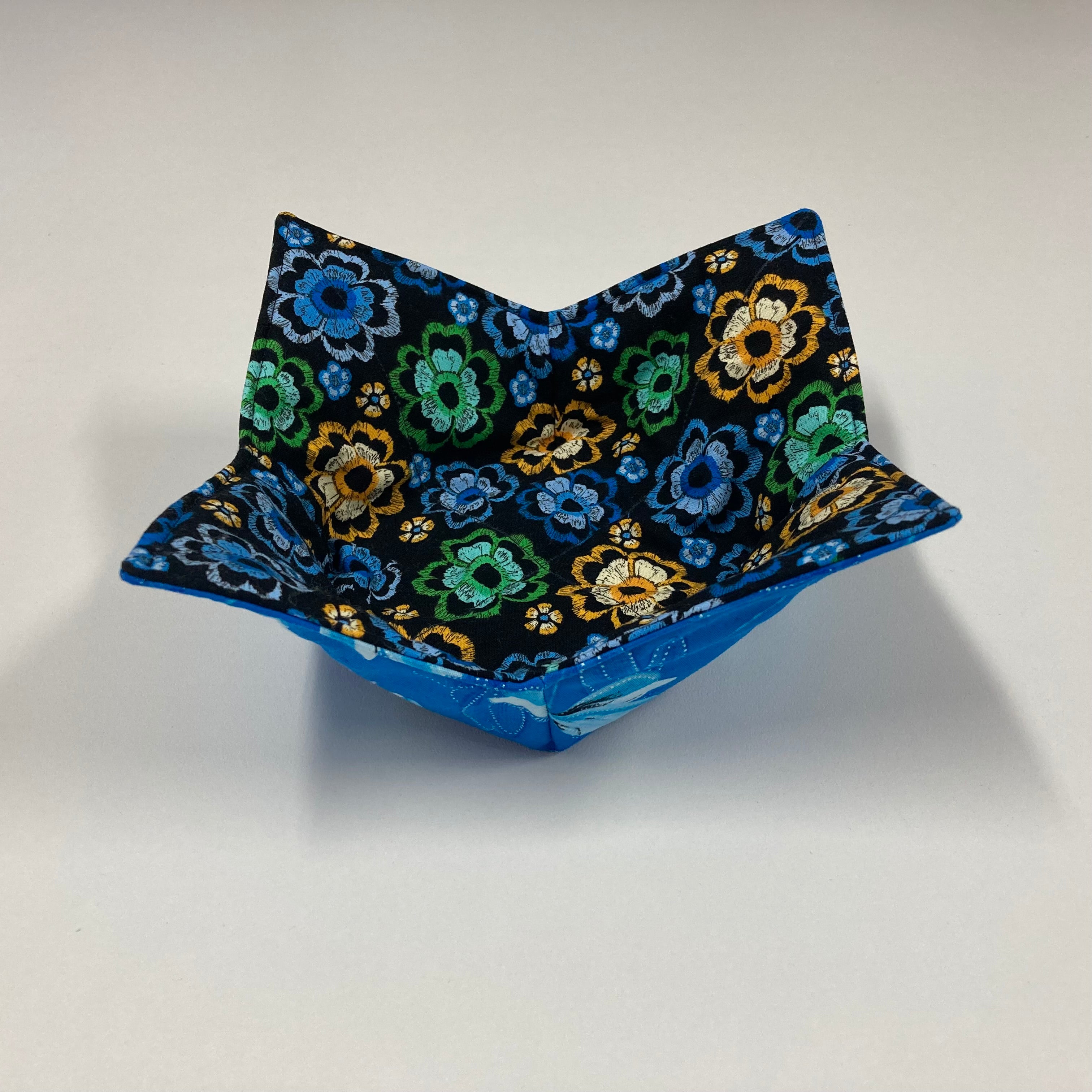 Soup Bowl Reversible Cozy – Dragonflies and Flowers