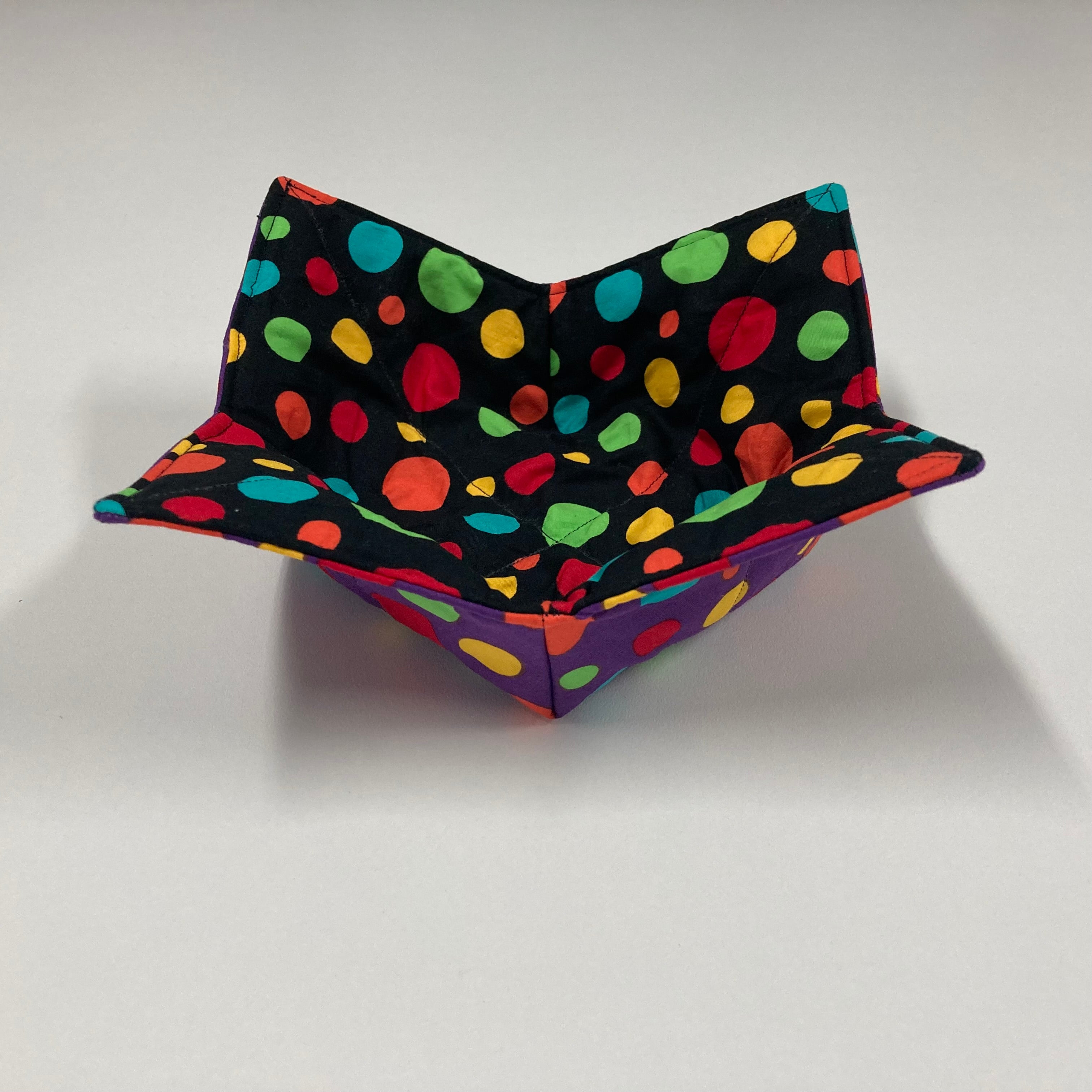 Soup Bowl Reversible Cozy – Colourful Spots on Purple and Black