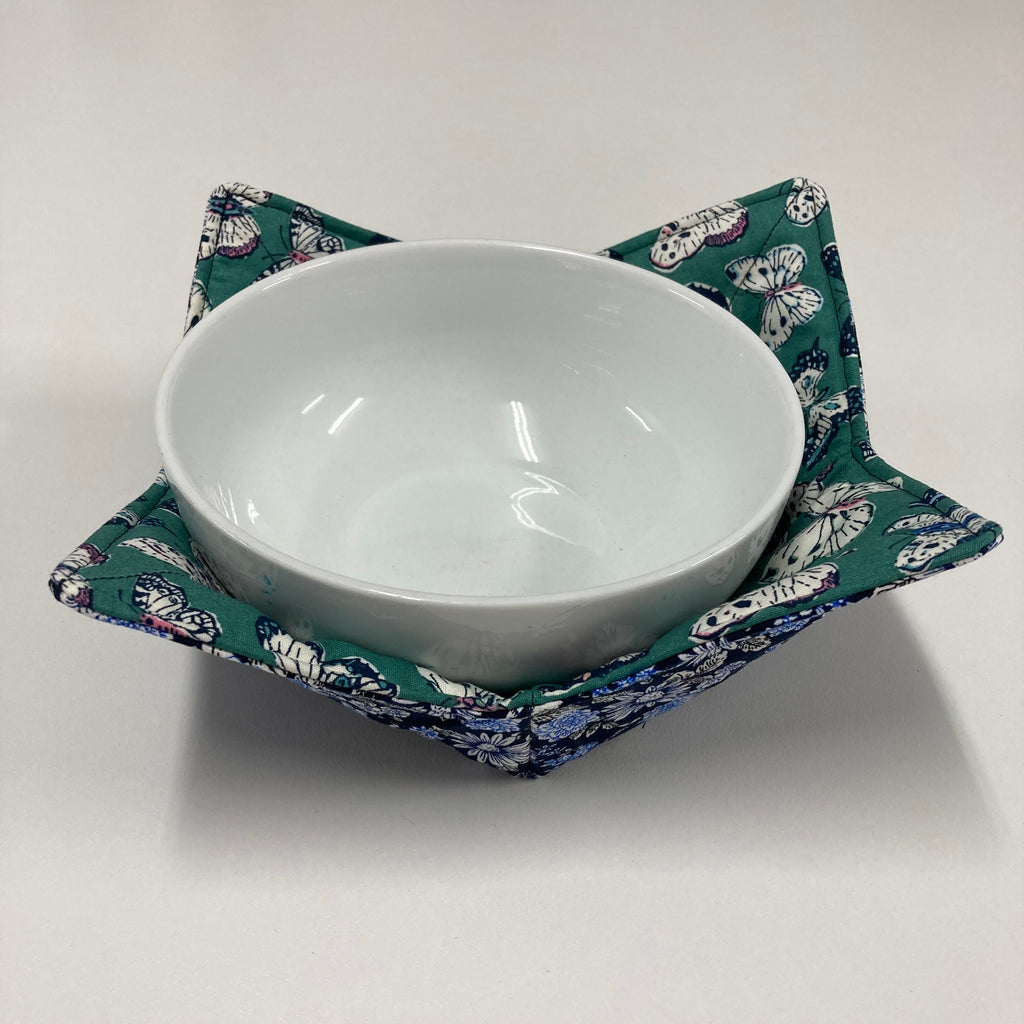 Soup Bowl Reversible Cozy – Butterflies and Flowers