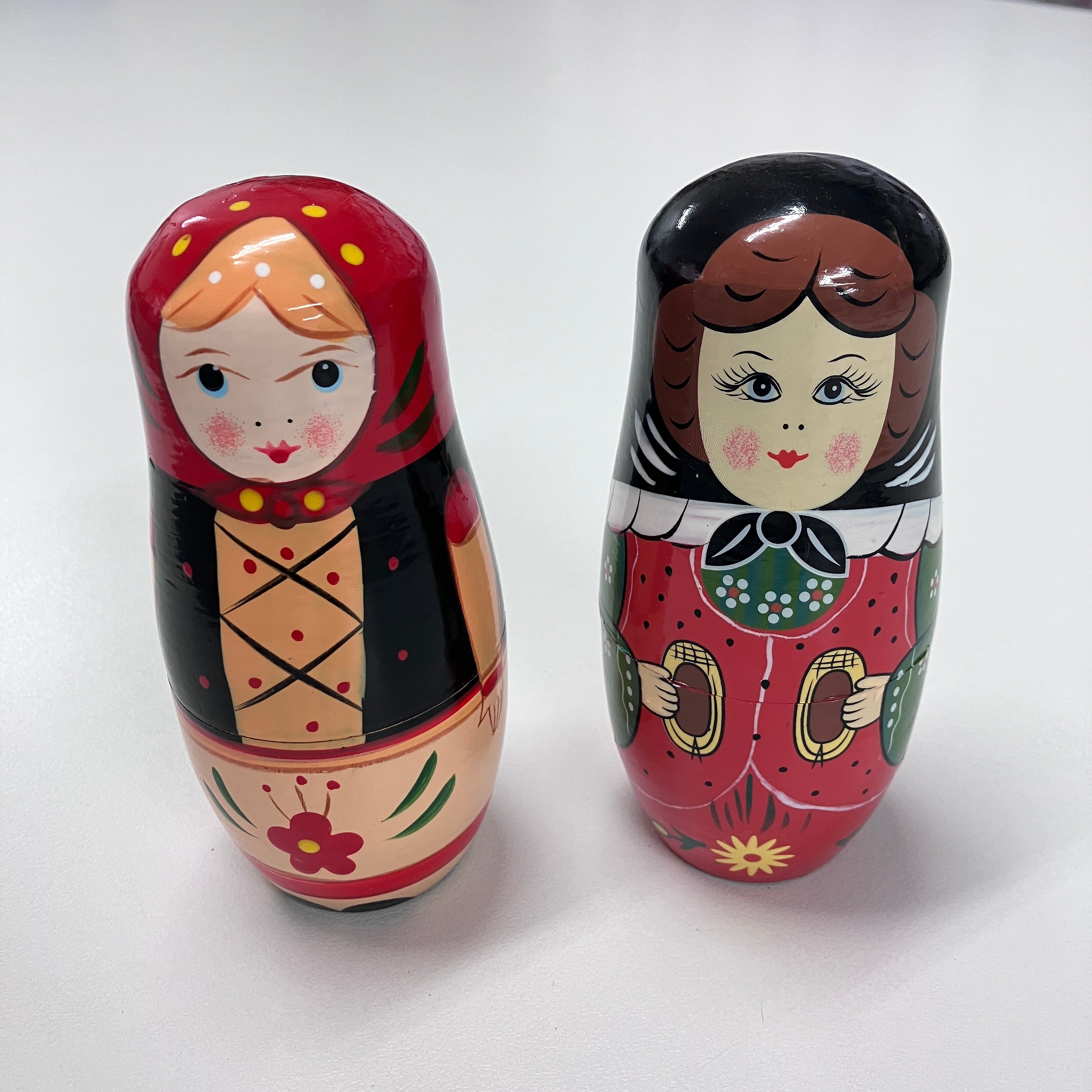 Wooden Russian Doll Set - 5 Dolls - Assorted Designs