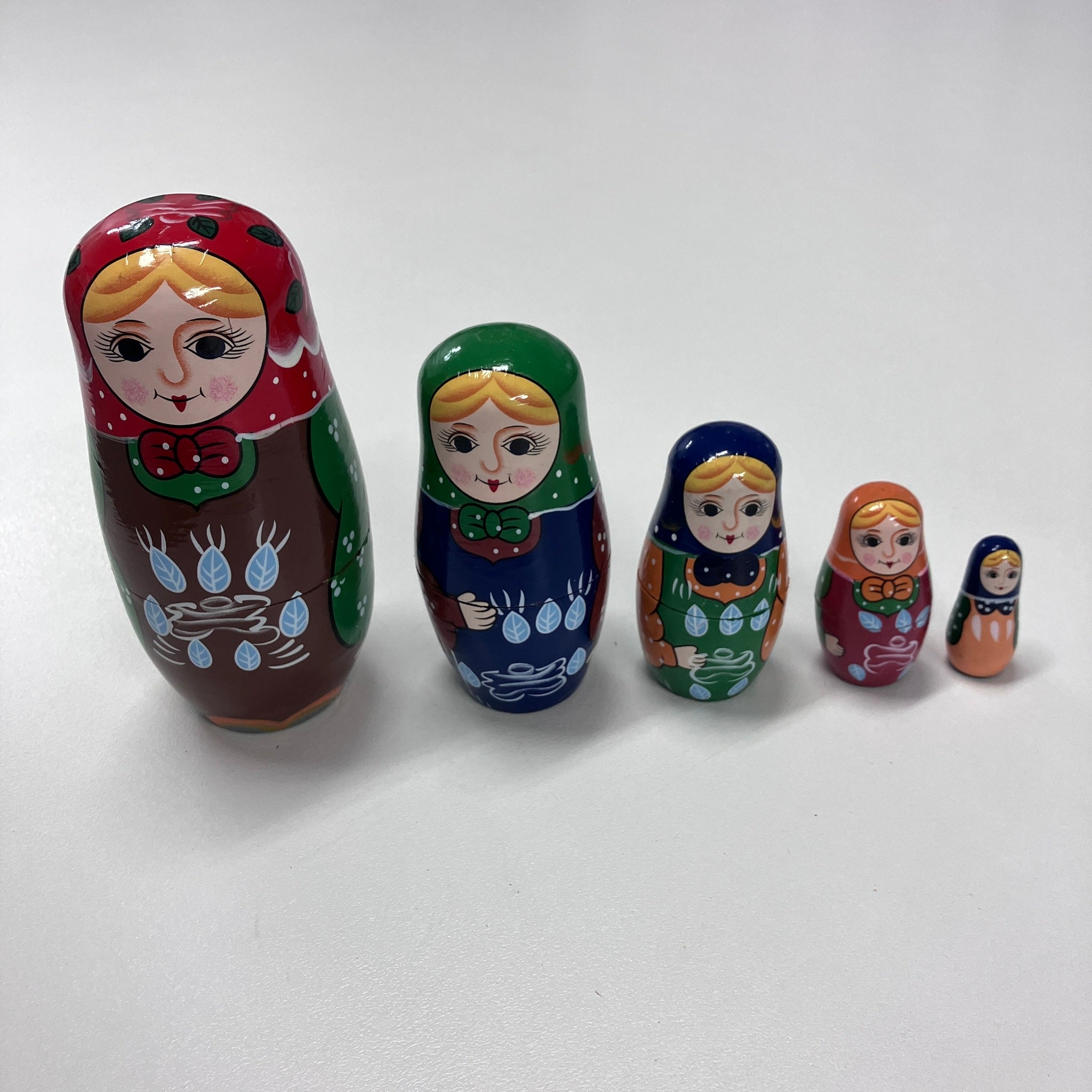 Wooden Russian Doll Set - 5 Dolls - Assorted Designs