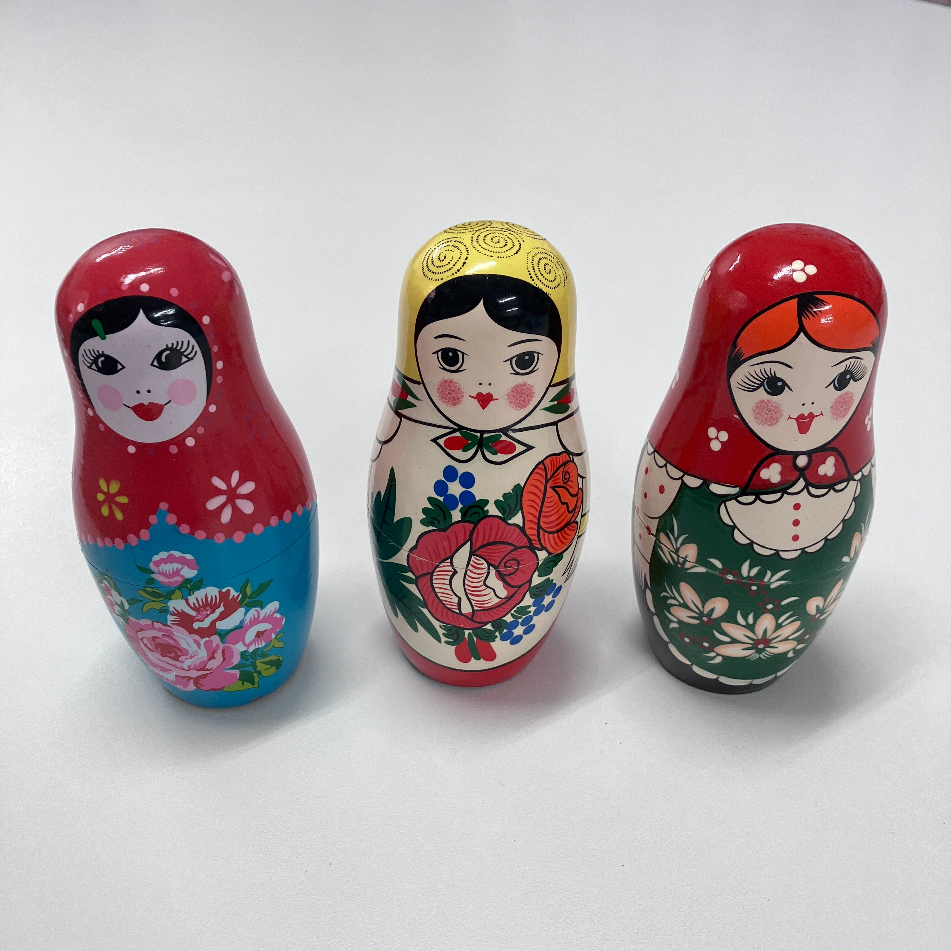 Wooden Russian Doll Set - 6 Dolls - Assorted Designs