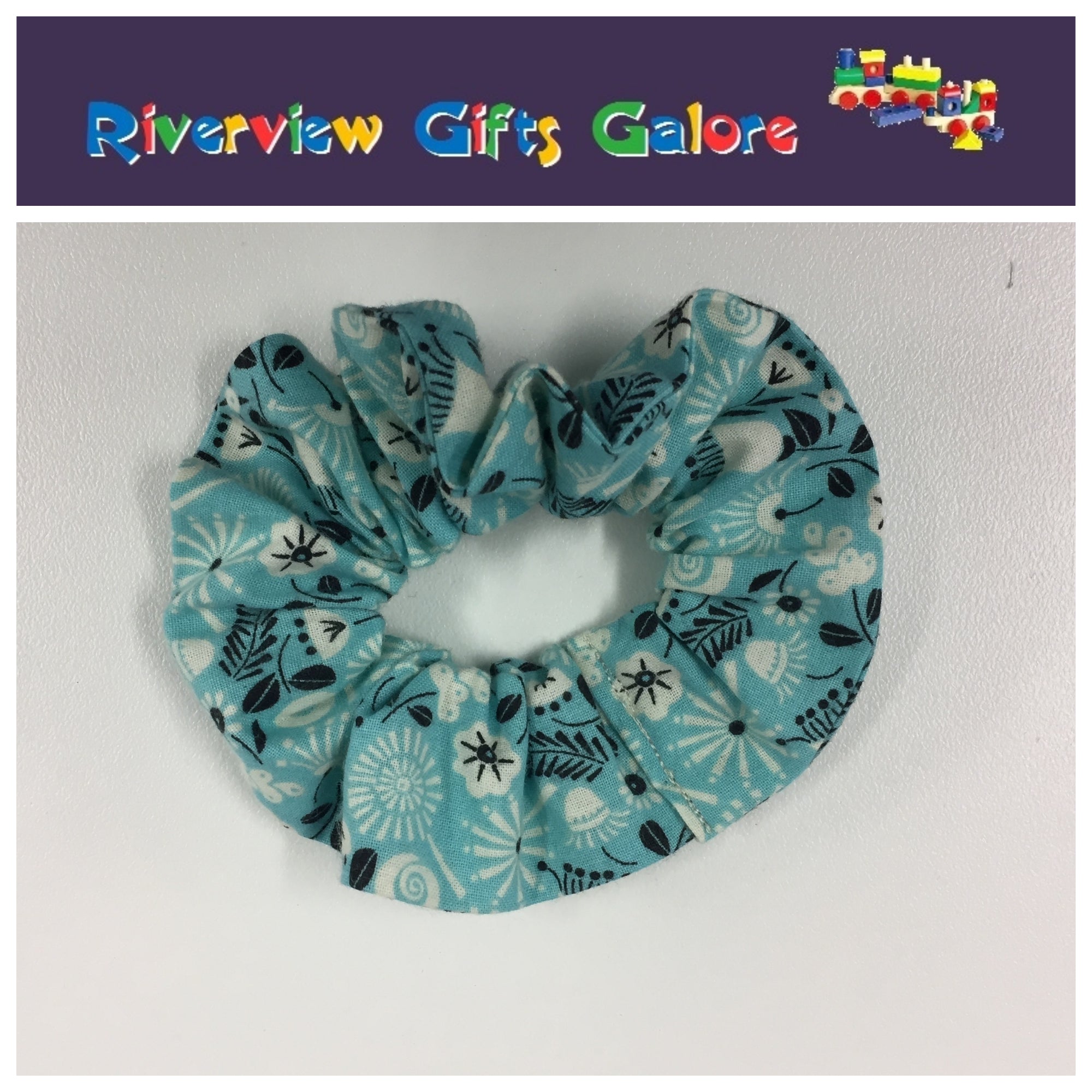 Scrunchie - Blue / Cream Flowers Vintage